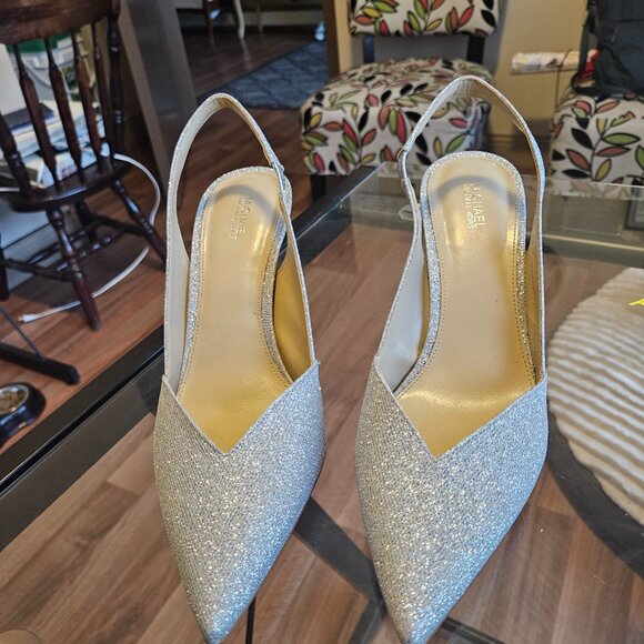 Shoes - Picture 3 of 5